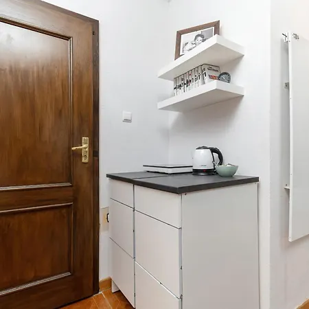 Old Town Cozy Microapartaments Podwale By Renters Appartement